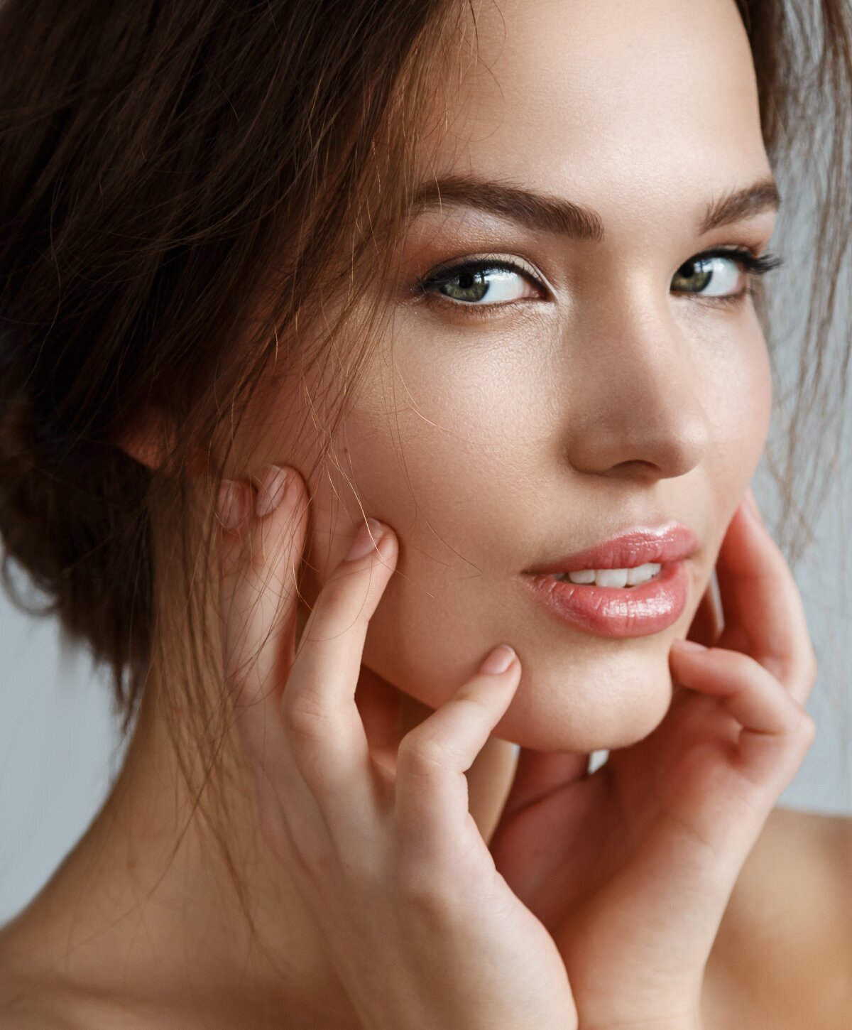 Beverly Hills Fractional Laser model with dark brown hair